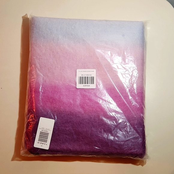 ❤️NWT TORRID SCARF ☆ VERY SOFT ☆ FRINGE DETAIL ☆ PASTEL BLUE PURPLE ☆ YARN KNIT - Picture 2 of 6